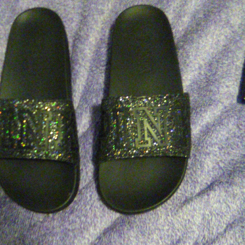 VS Pink Slides size M/L